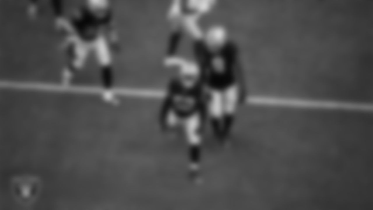 Las Vegas Raiders linebacker Elandon Roberts (52) celebrates after making a tackle during the preseason home game against the San Francisco 49ers at Allegiant Stadium.
