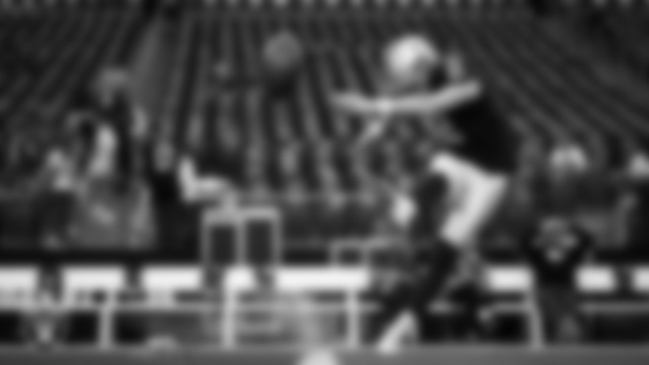 Las Vegas Raiders kicker Daniel Carlson (2) warming up before the regular season home game against the New York Giants at Allegiant Stadium.