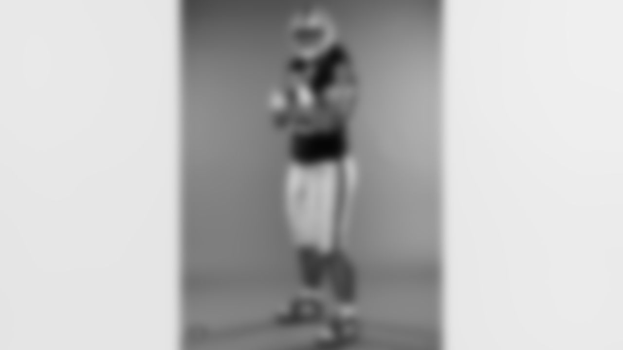 Las Vegas Raiders defensive tackle Leki Fotu (95) poses for a photo at the 2025 Raiders Media Day.