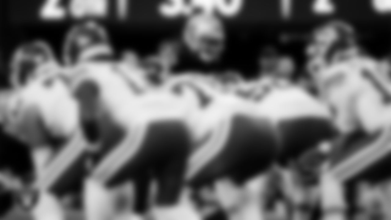 Las Vegas Raiders safety Lonnie Johnson Jr. (32) during the regular season home game against the Kansas City Chiefs at Allegiant Stadium.