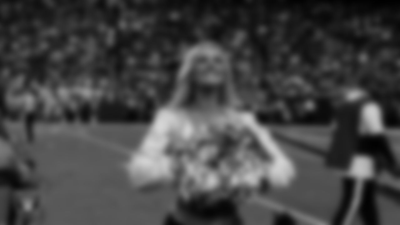 Raiderette Jessica on the sidelines during the regular season home game against the Kansas City Chiefs at Allegiant Stadium.
