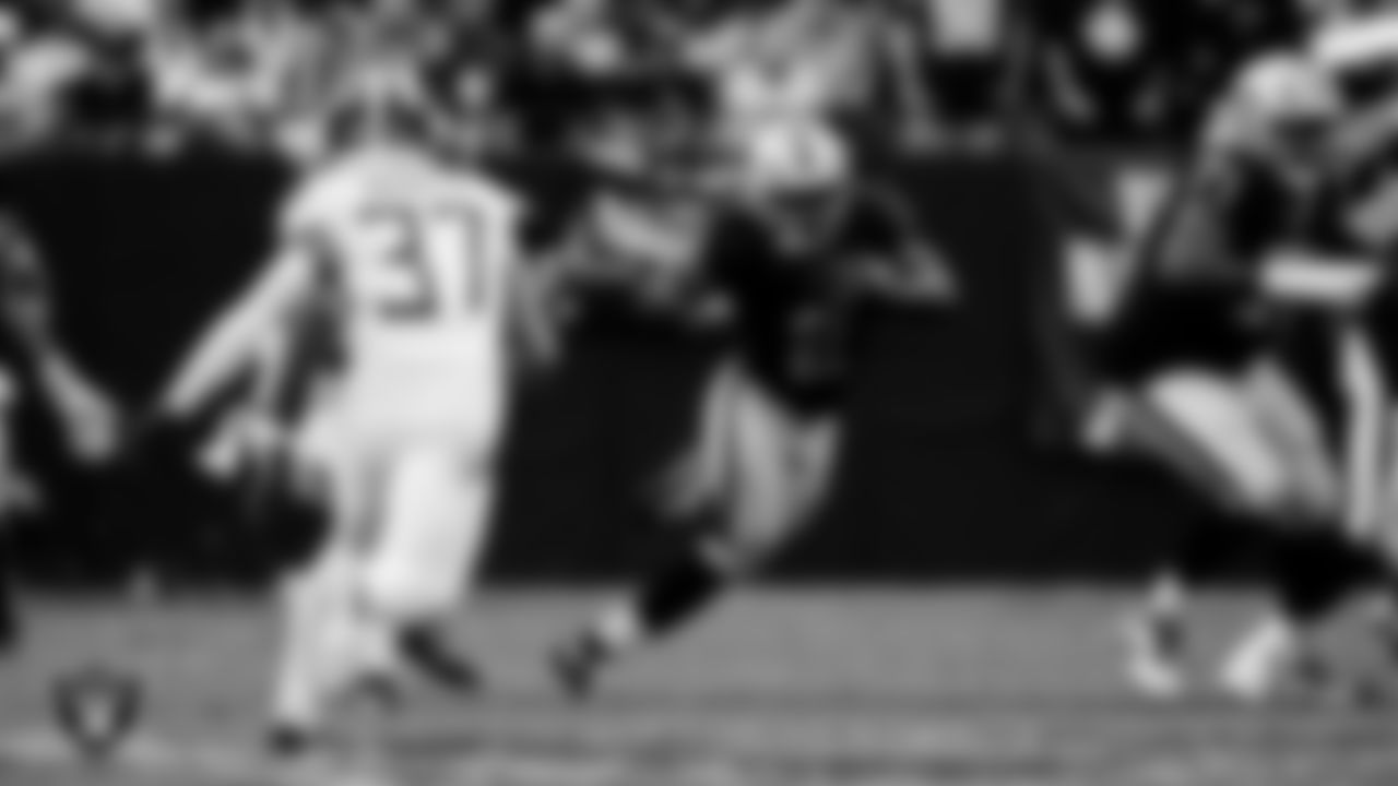 Las Vegas Raiders running back Ashton Jeanty (2) during the regular season home game against the Tennessee Titans at Allegiant Stadium.