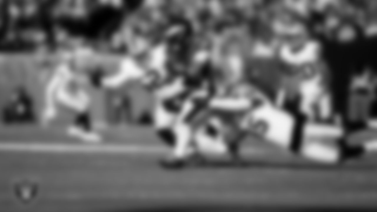 Las Vegas Raiders linebacker Devin White (45) during the regular season away game against the Philadelphia Eagles at Lincoln Financial Field.