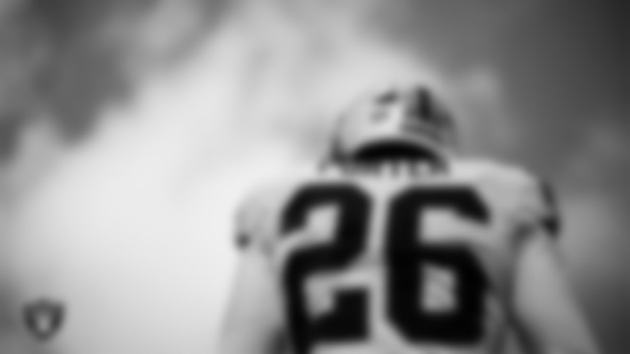 Las Vegas Raiders cornerback Darien Porter (26) warming up before the regular season away game against the Philadelphia Eagles at Lincoln Financial Field.