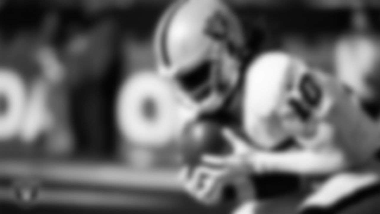 Las Vegas Raiders wide receiver Dont'e Thornton Jr. (10) warming up before the regular season away game against the Philadelphia Eagles at Lincoln Financial Field.