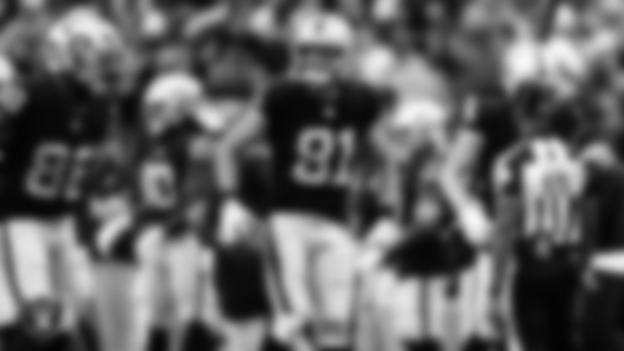 Las Vegas Raiders wide receiver Alex Bachman (81) during the regular season home game against the Tennessee Titans at Allegiant Stadium.