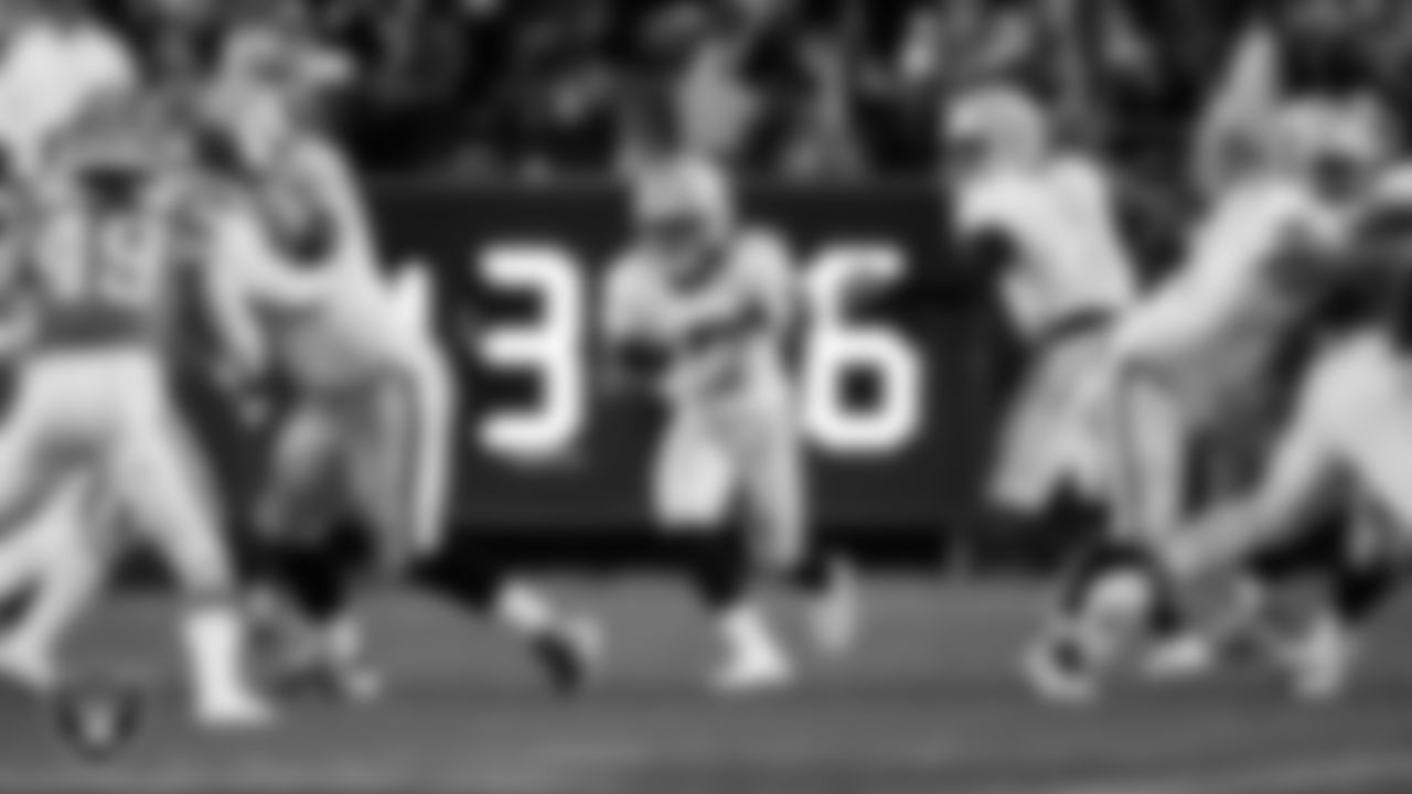 Las Vegas Raiders running back Ashton Jeanty (2) rushes during the regular season away game against the Denver Broncos at Empower Field at Mile High.