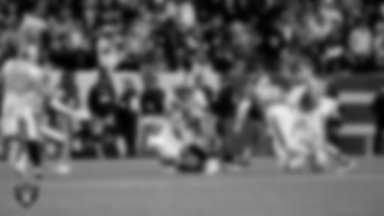 Las Vegas Raiders running back Ashton Jeanty (2) during the regular season away game against the Denver Broncos at Empower Field at Mile High.