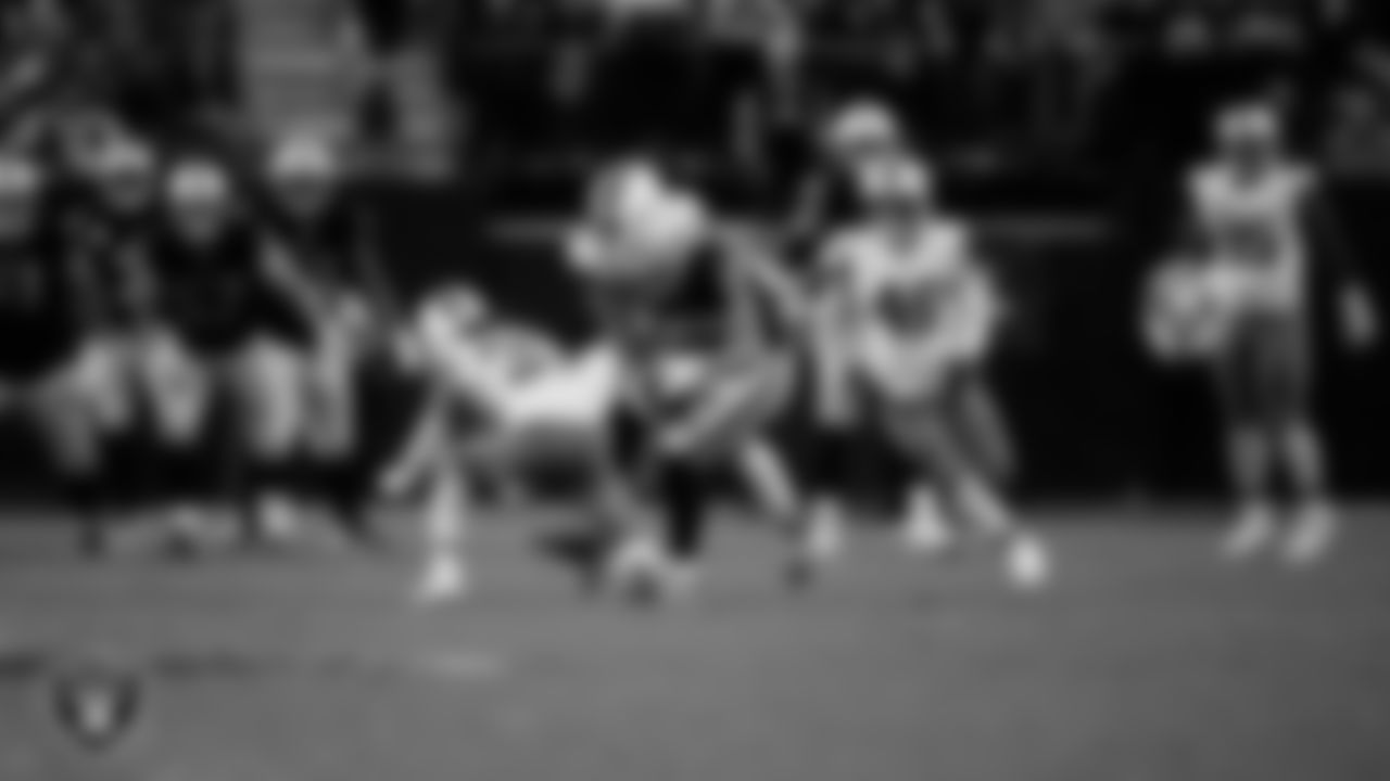 Las Vegas Raiders tight end Brock Bowers (89) runs after making a catch during the regular season home game against the Cleveland Browns at Allegiant Stadium.
