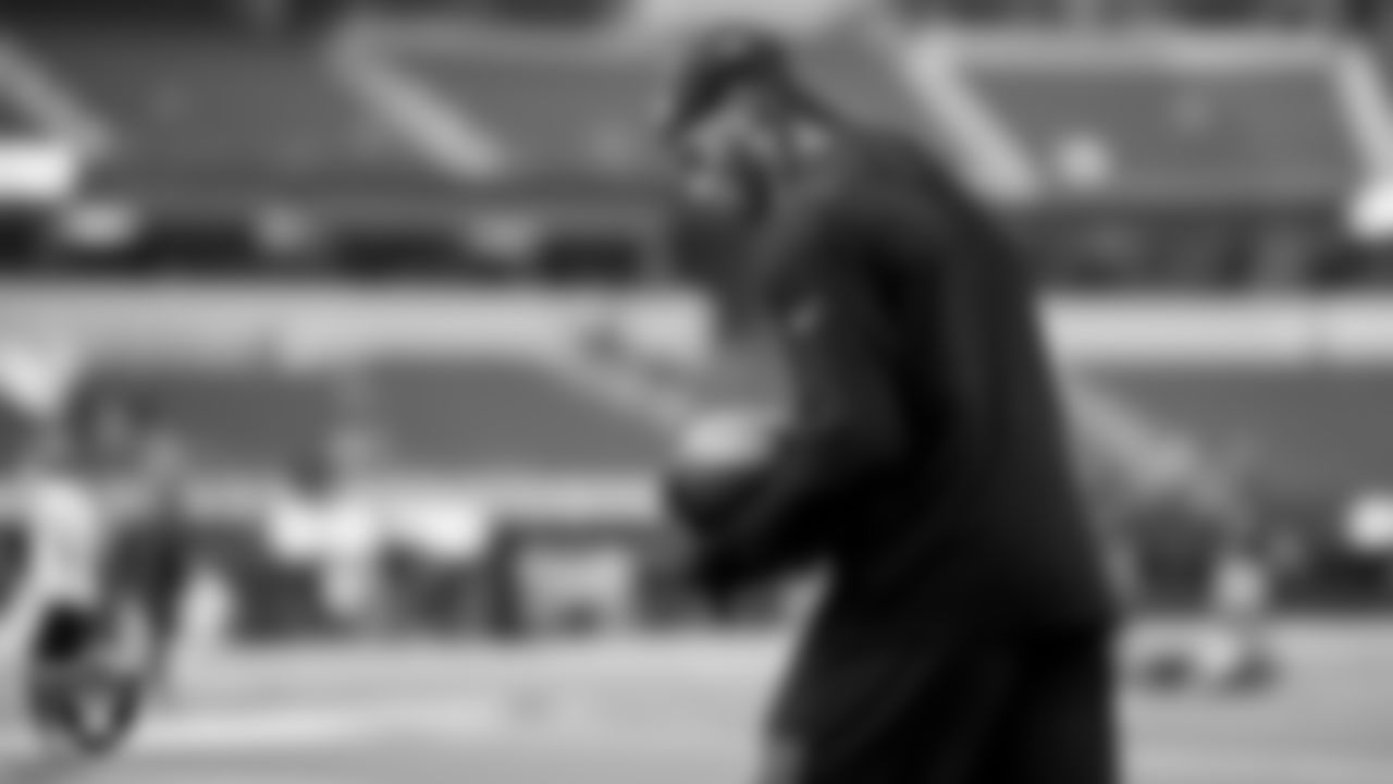 Las Vegas Raiders cornerback Eric Stokes (22) warming up before the regular season away game against the Los Angeles Chargers at SoFi Stadium.