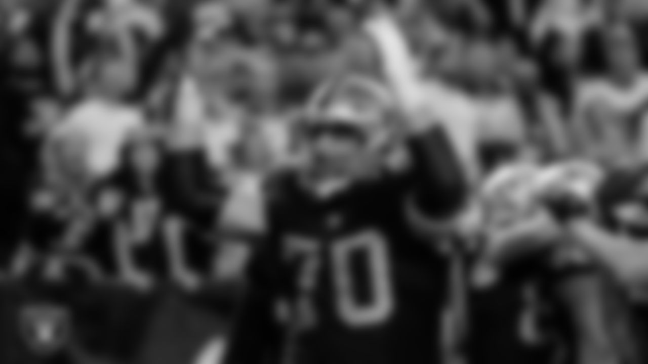 Las Vegas Raiders guard Greg Van Roten (70) during the regular season home game against the New York Jets at Allegiant Stadium.