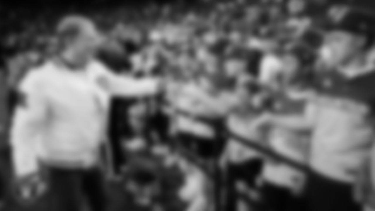 Las Vegas Raiders Owner Mark Davis with the Summerlin South 2025 U.S. Little League Champions before the regular season home game against the Los Angeles Chargers at Allegiant Stadium.