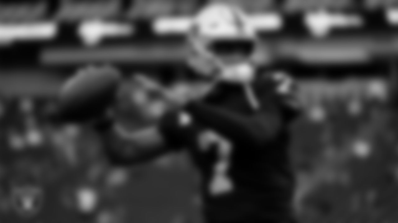Las Vegas Raiders quarterback Geno Smith (7) warming up before the regular season home game against the Jacksonville Jaguars at Allegiant Stadium.
