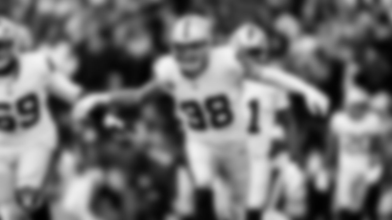 Las Vegas Raiders defensive end Maxx Crosby (98) during the regular season away game against the Philadelphia Eagles at Lincoln Financial Field.