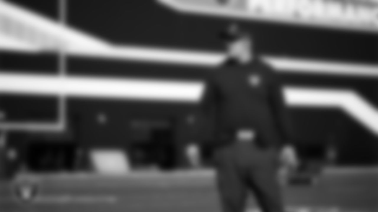 Las Vegas Raiders linebackers coach John Glenn during practice at Intermountain Health Performance Center.