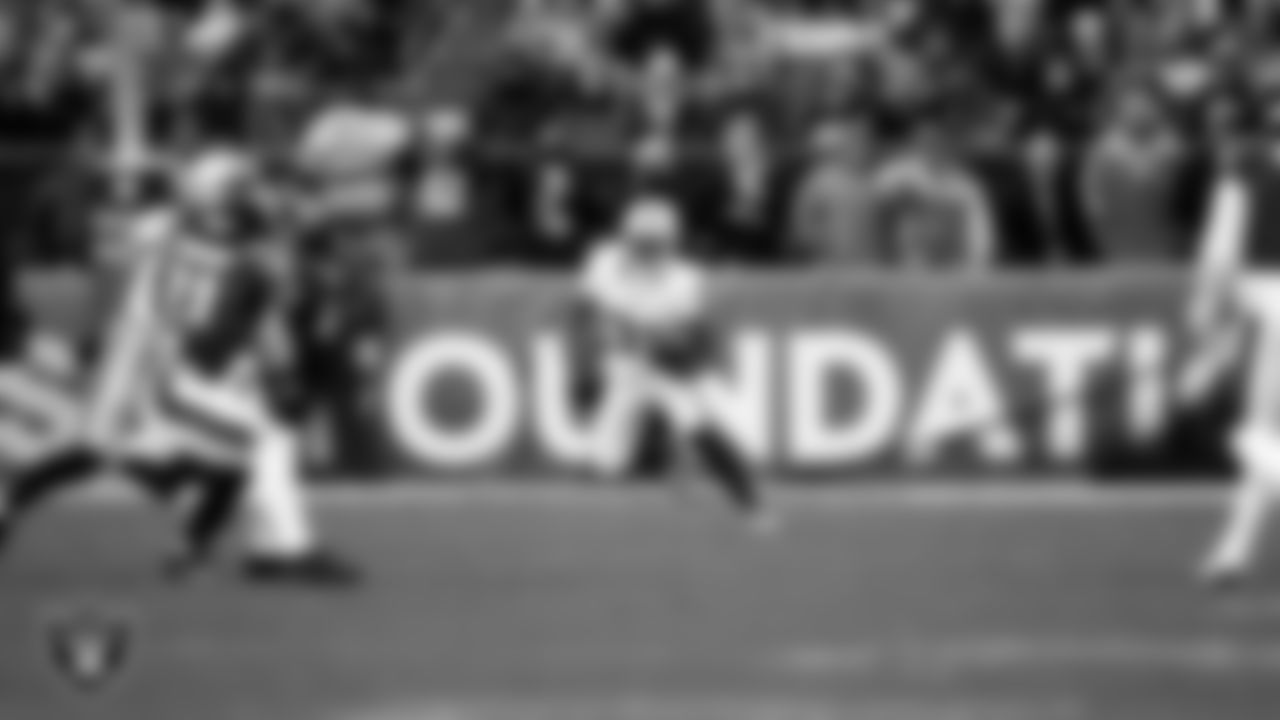 Las Vegas Raiders running back Raheem Mostert (31) returns a kickoff during the regular season away game against the Philadelphia Eagles at Lincoln Financial Field.