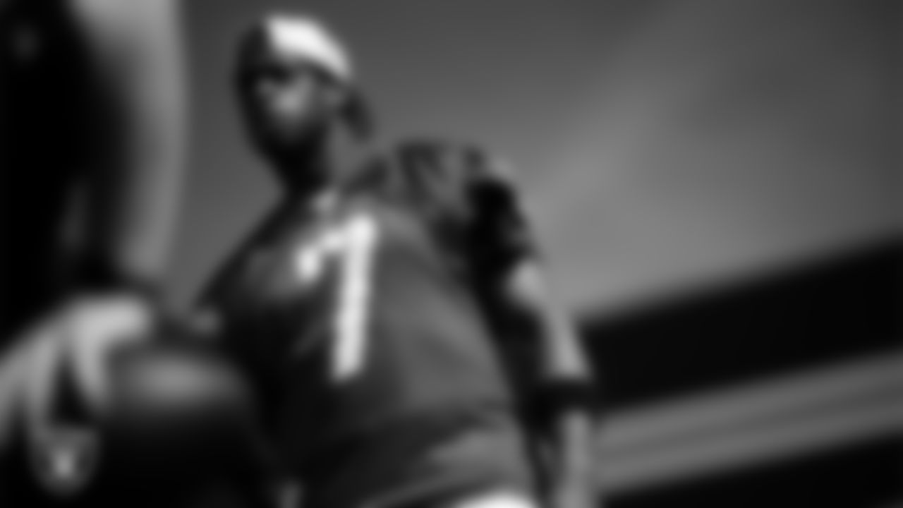 Las Vegas Raiders quarterback Geno Smith (7) at a workout during phase two of the offseason program at Intermountain Health Performance Center.