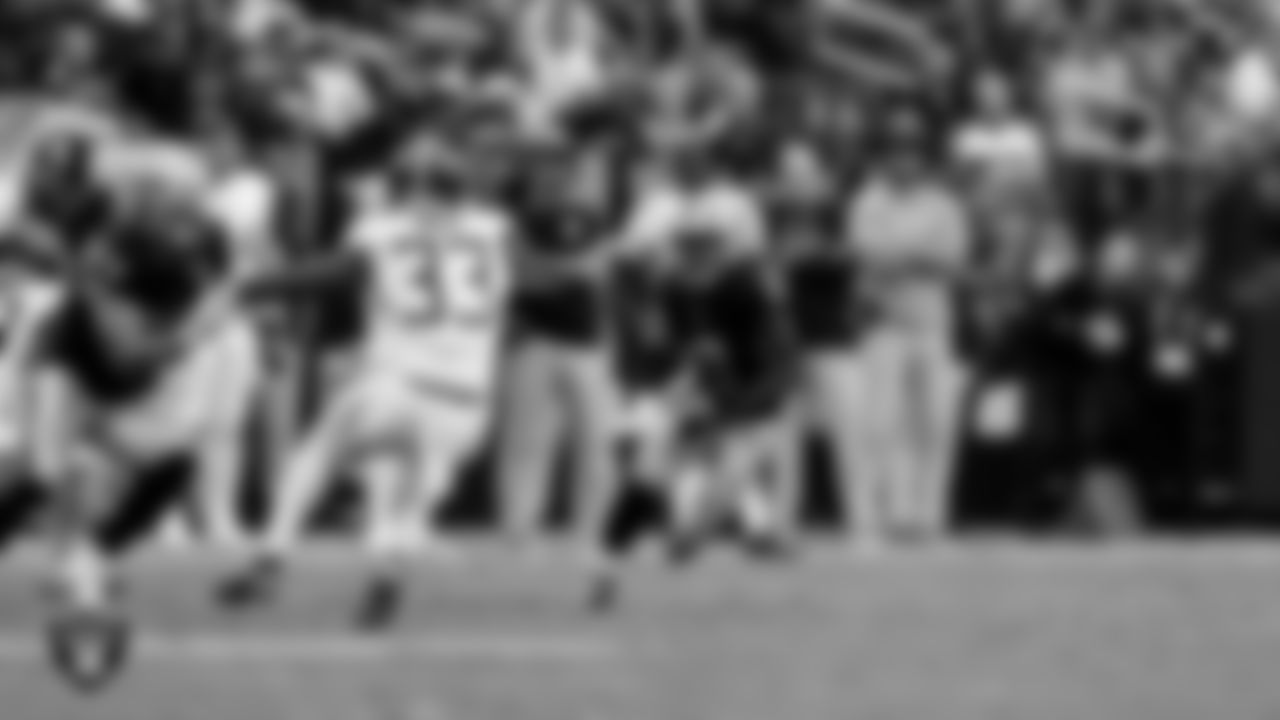 Las Vegas Raiders running back Ashton Jeanty (2) during the regular season home game against the Tennessee Titans at Allegiant Stadium.
