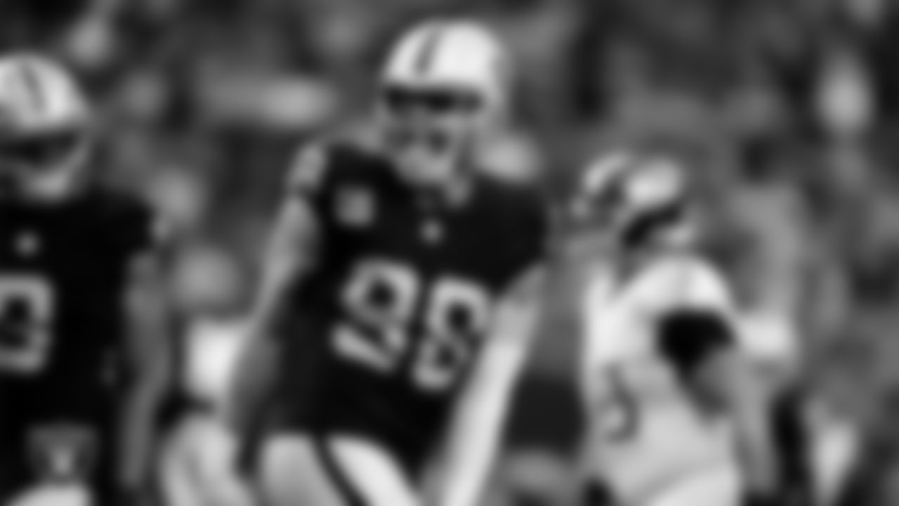 Las Vegas Raiders defensive end Maxx Crosby (98) during the regular season home game against the Tennessee Titans at Allegiant Stadium.