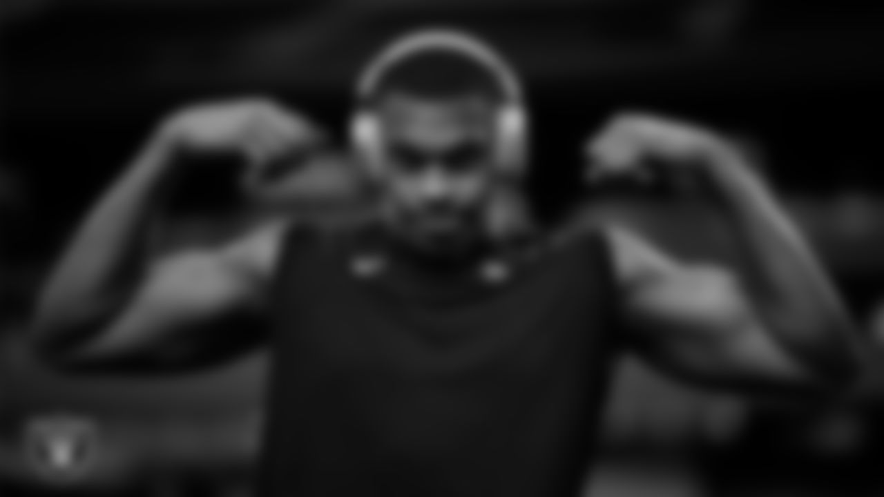 Las Vegas Raiders defensive end Tyree Wilson (9) warming up before the regular season home game against the Kansas City Chiefs at Allegiant Stadium.