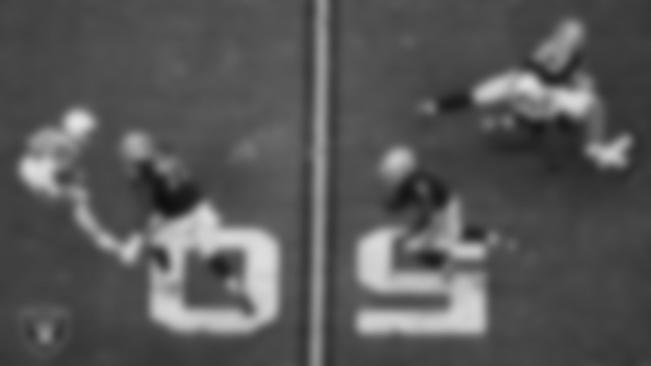 Las Vegas Raiders running back Ashton Jeanty (2) rushes during the regular season home game against the Cleveland Browns at Allegiant Stadium.