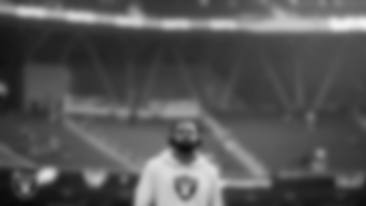 Las Vegas Raiders linebacker Jamal Adams (33) warming up before the regular season away game against the Los Angeles Chargers at SoFi Stadium.