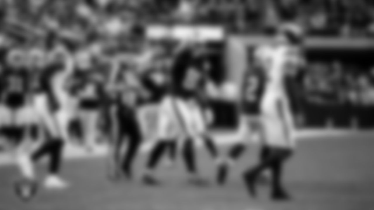 Las Vegas Raiders tight end Ian Thomas (80) during the regular season home game against the Denver Broncos at Allegiant Stadium.