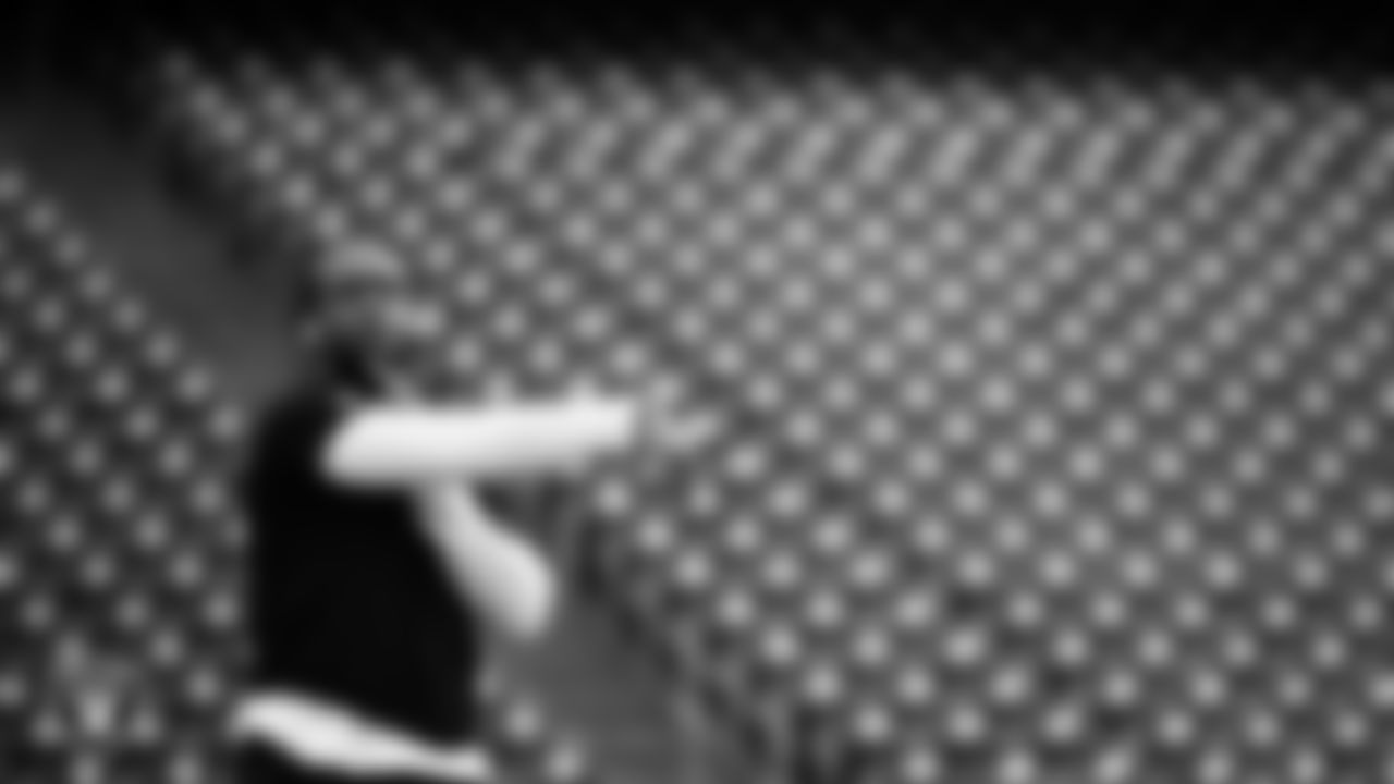 Las Vegas Raiders quarterback Geno Smith (7) warming up before the regular season away game against the Houston Texans at NRG Stadium.