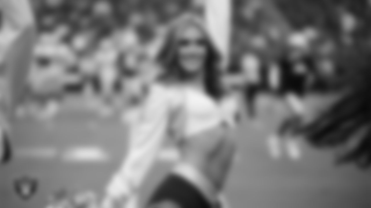 Raiderette Shelby on the sidelines during a 2025 Training Camp mock game at Allegiant Stadium.