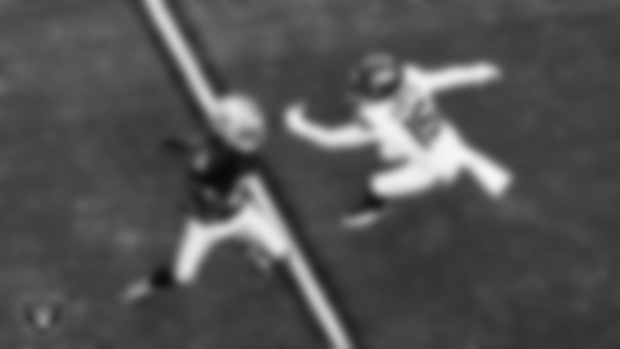 Las Vegas Raiders running back Ashton Jeanty (2) runs after making a catch during the regular season home game against the Denver Broncos at Allegiant Stadium.