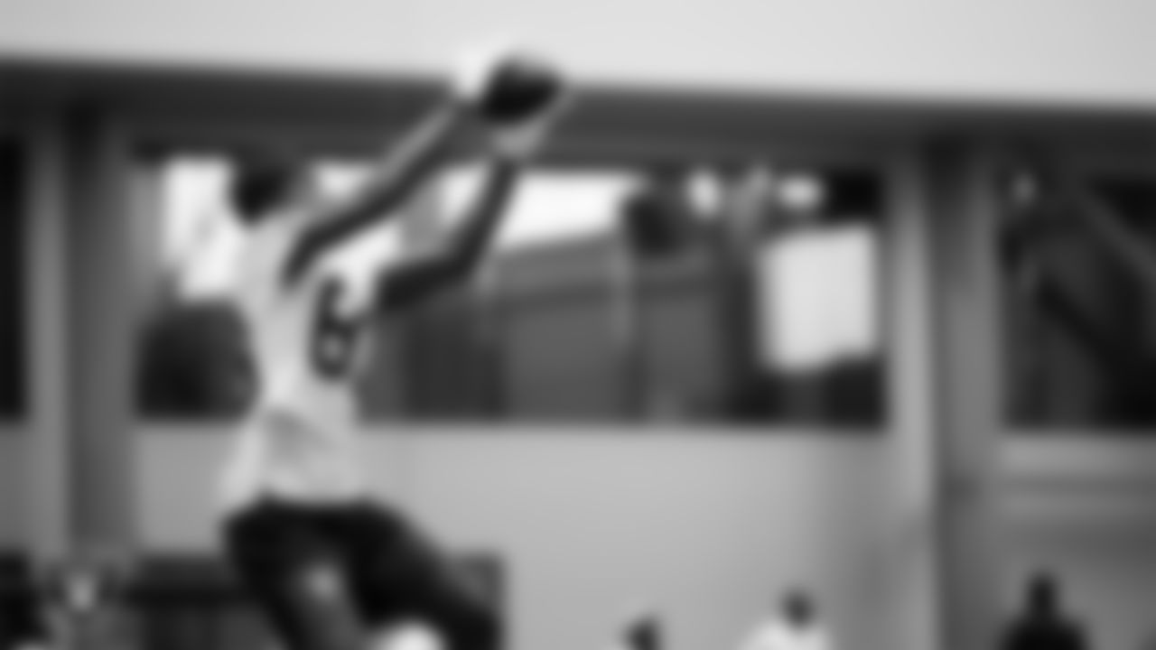 Las Vegas Raiders wide receiver Key'Shawn Smith (83) at a workout during phase two of the offseason program at Intermountain Health Performance Center.