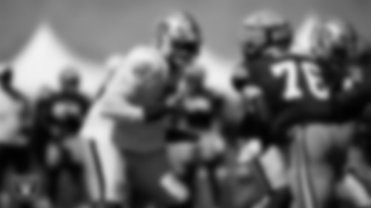 Las Vegas Raiders tackle Thayer Munford Jr. (77) on the field for a joint practice with the San Francisco 49ers at 2025 Training Camp at Intermountain Health Performance Center.