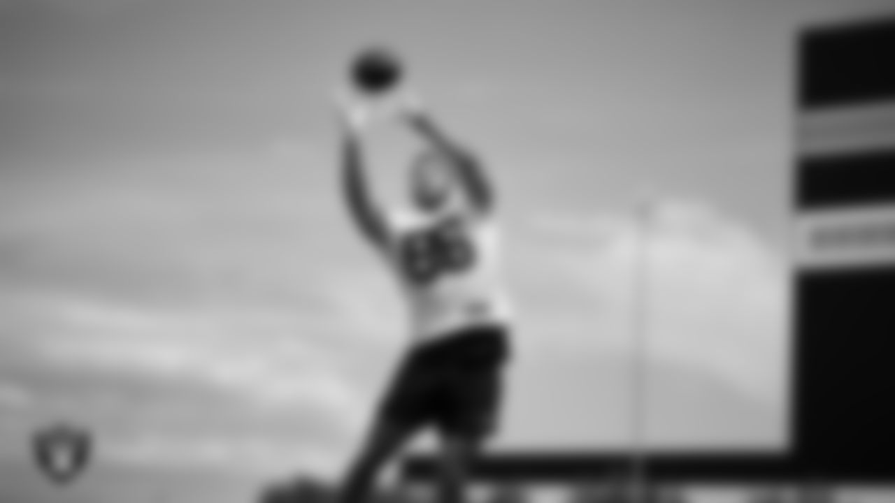 Las Vegas Raiders tight end John Samuel Shenker (86) at a workout during phase two of the offseason program at Intermountain Health Performance Center.