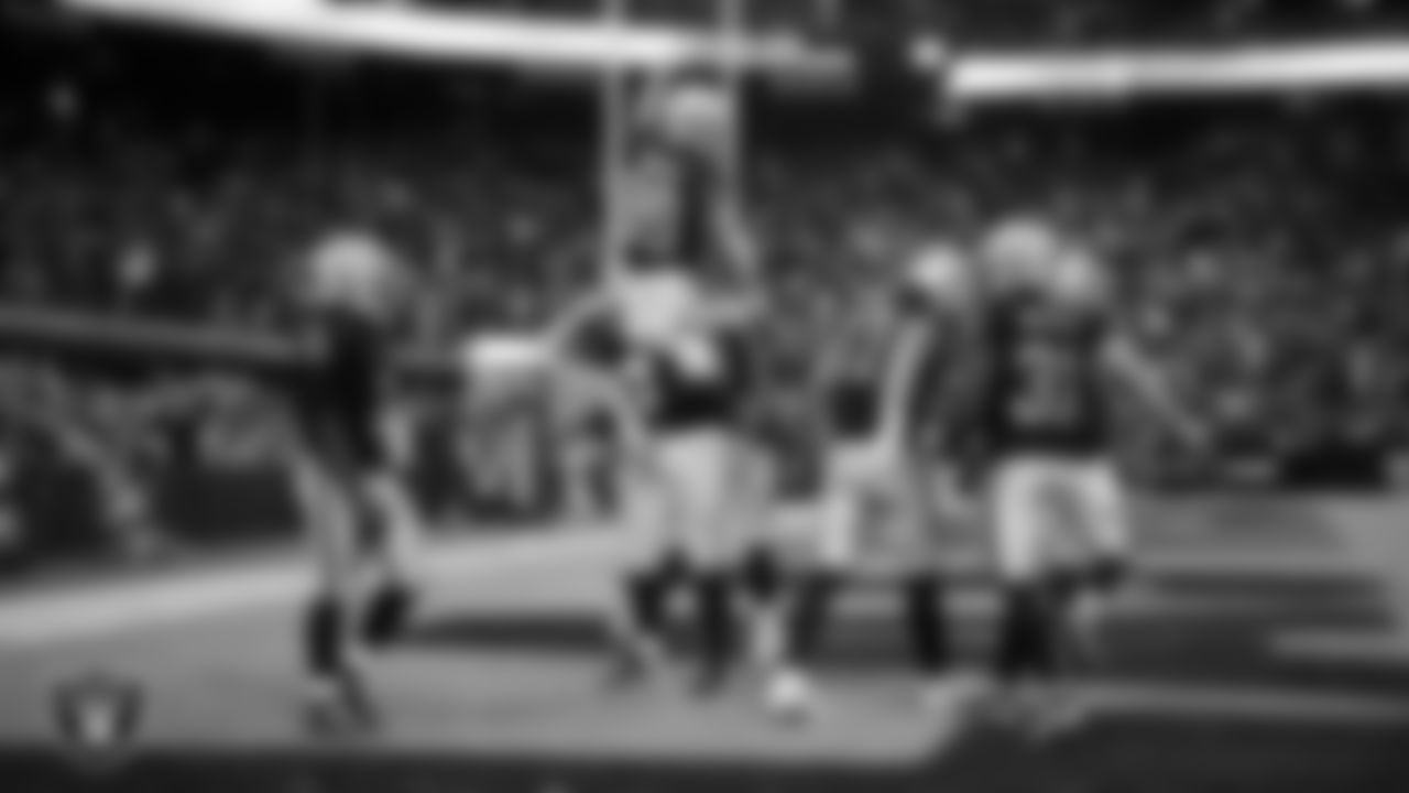 Las Vegas Raiders tight end Brock Bowers (89) celebrates with guard/center Jackson Powers-Johnson (58) after making a 27-yard touchdown catch during the regular season home game against the Jacksonville Jaguars at Allegiant Stadium.