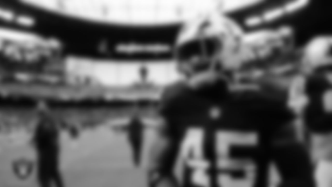 Las Vegas Raiders linebacker Devin White (45) warming up before the regular season home game against the Tennessee Titans at Allegiant Stadium.
