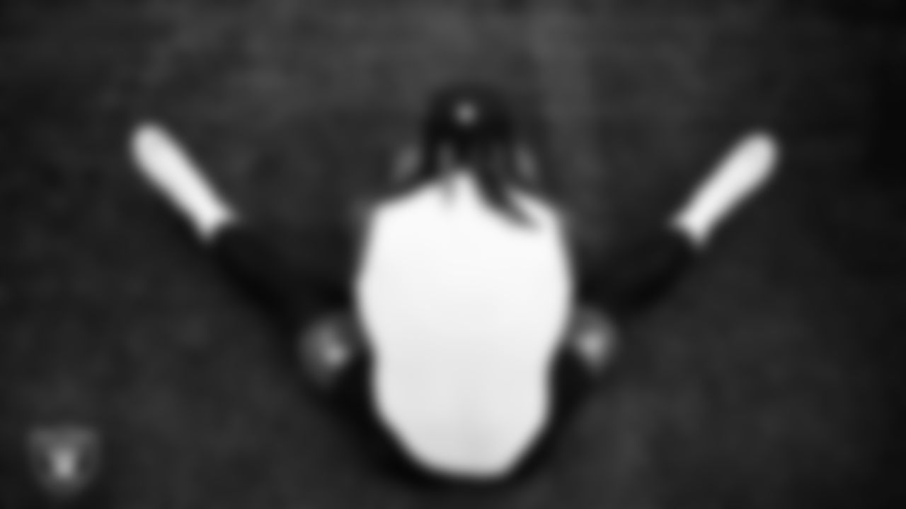 Las Vegas Raiders running back Ashton Jeanty (2) warming up before the preseason away game against the Seattle Seahawks at Lumen Field.