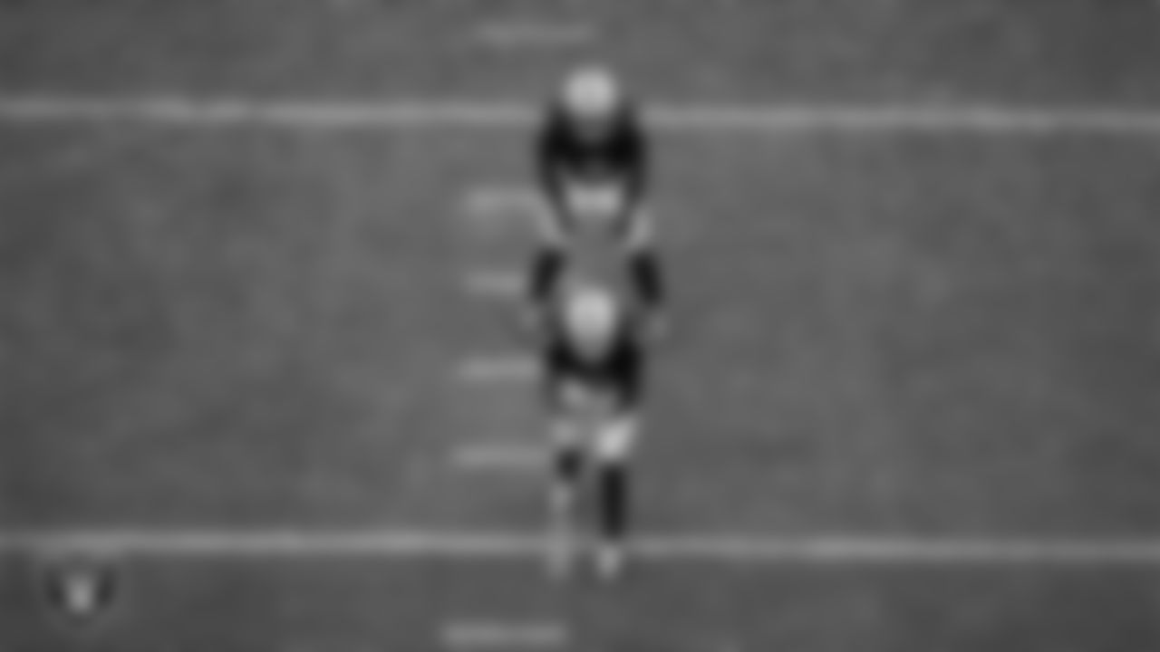 Las Vegas Raiders quarterback Geno Smith (7) and running back Ashton Jeanty (2) line up before the snap during the preseason home game against the San Francisco 49ers at Allegiant Stadium.