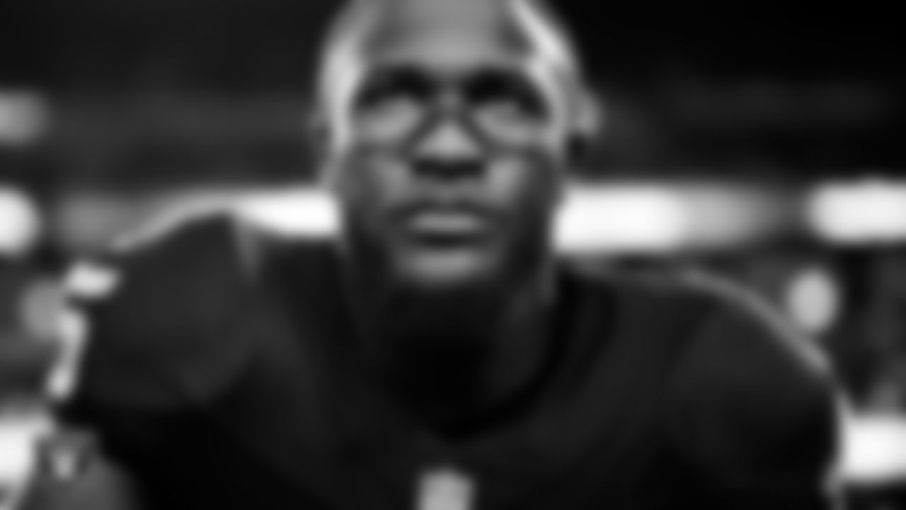 Las Vegas Raiders linebacker Devin White (45) warming up before the regular season home game against the Los Angeles Chargers at Allegiant Stadium.