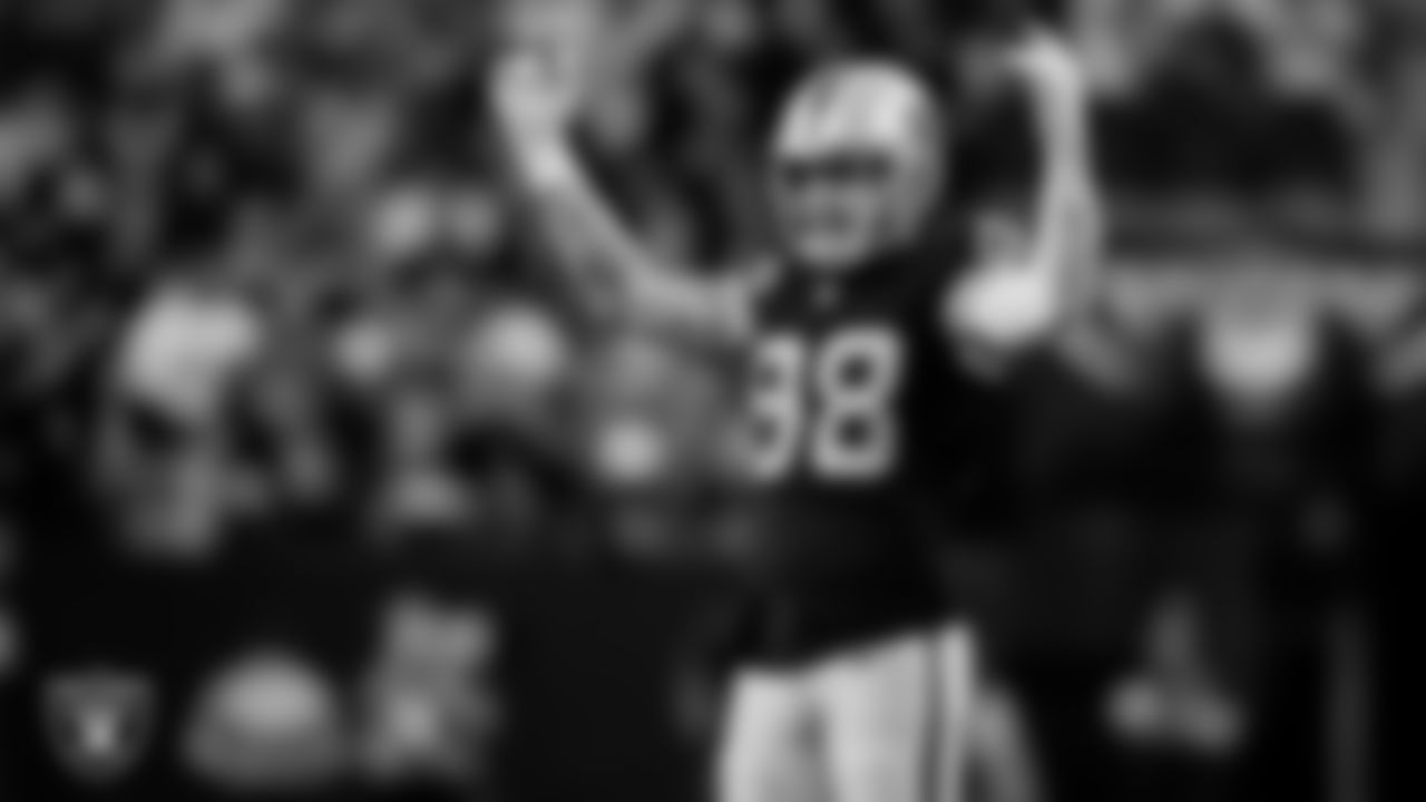 Las Vegas Raiders defensive end Maxx Crosby (98) during the regular season home game against the Cleveland Browns at Allegiant Stadium.