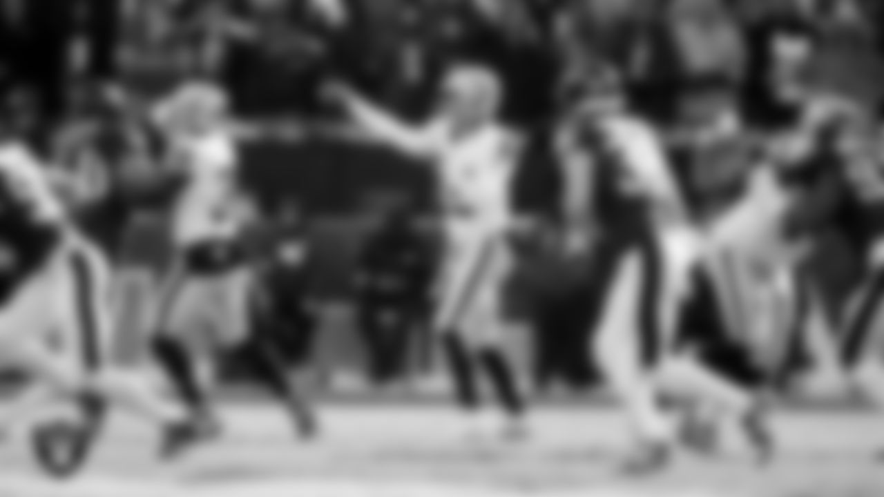Las Vegas Raiders quarterback Kenny Pickett (15) during the regular season away game against the Philadelphia Eagles at Lincoln Financial Field.