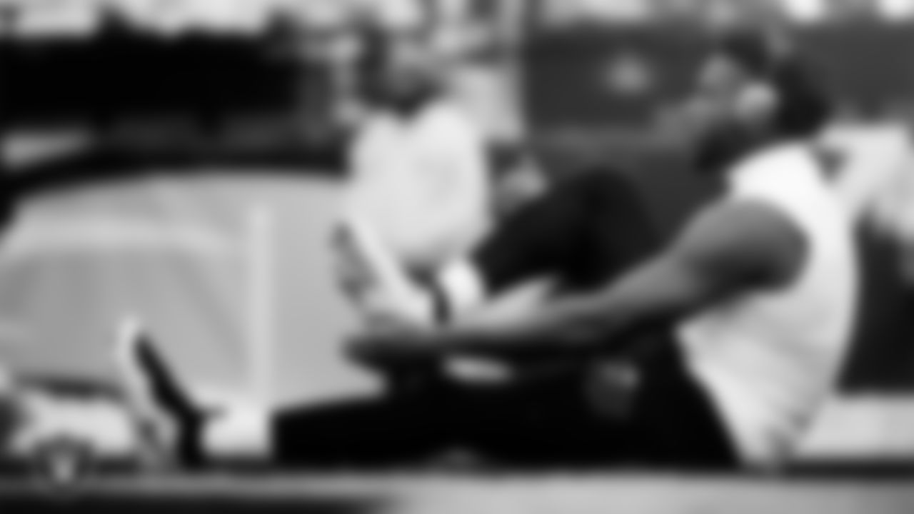 Las Vegas Raiders defensive end Malcolm Koonce (51) warming up before the regular season away game against the Philadelphia Eagles at Lincoln Financial Field.