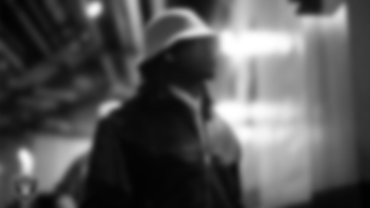 Las Vegas Raiders running back Ashton Jeanty (2) arrives to the regular season away game against the Philadelphia Eagles at Lincoln Financial Field.