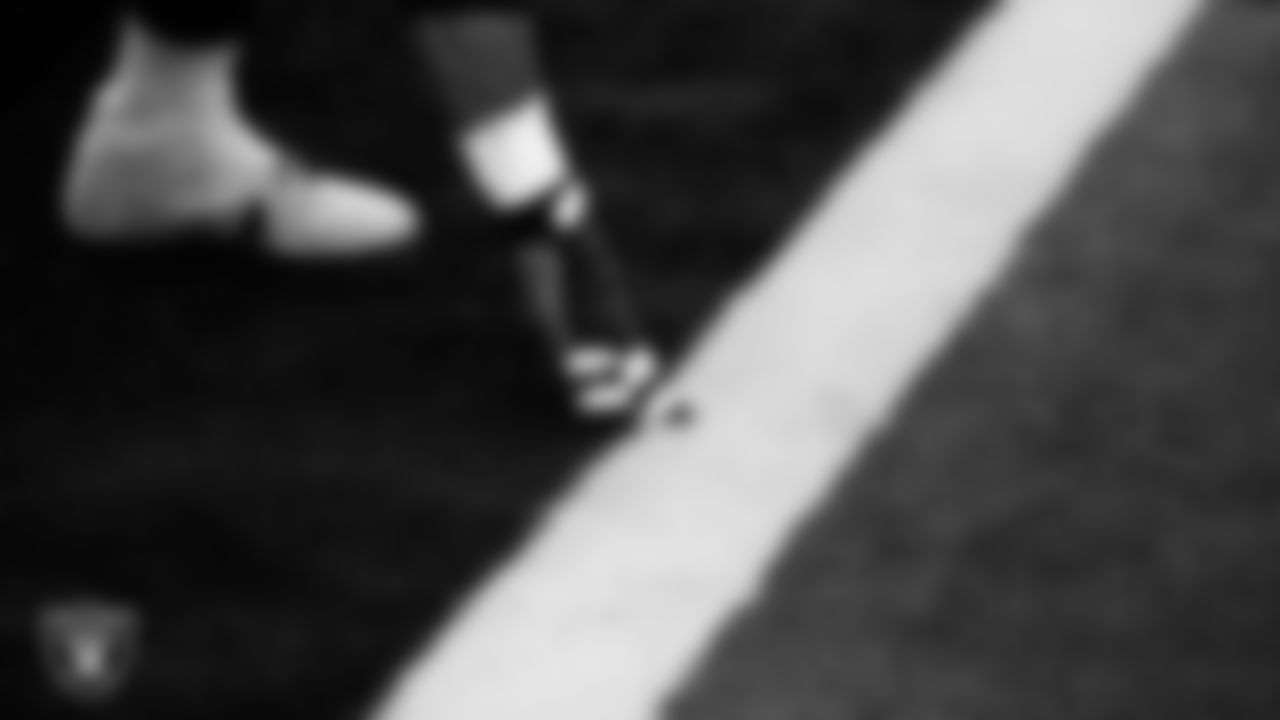 A Las Vegas Raider warming up before the regular season away game against the Los Angeles Chargers at SoFi Stadium.