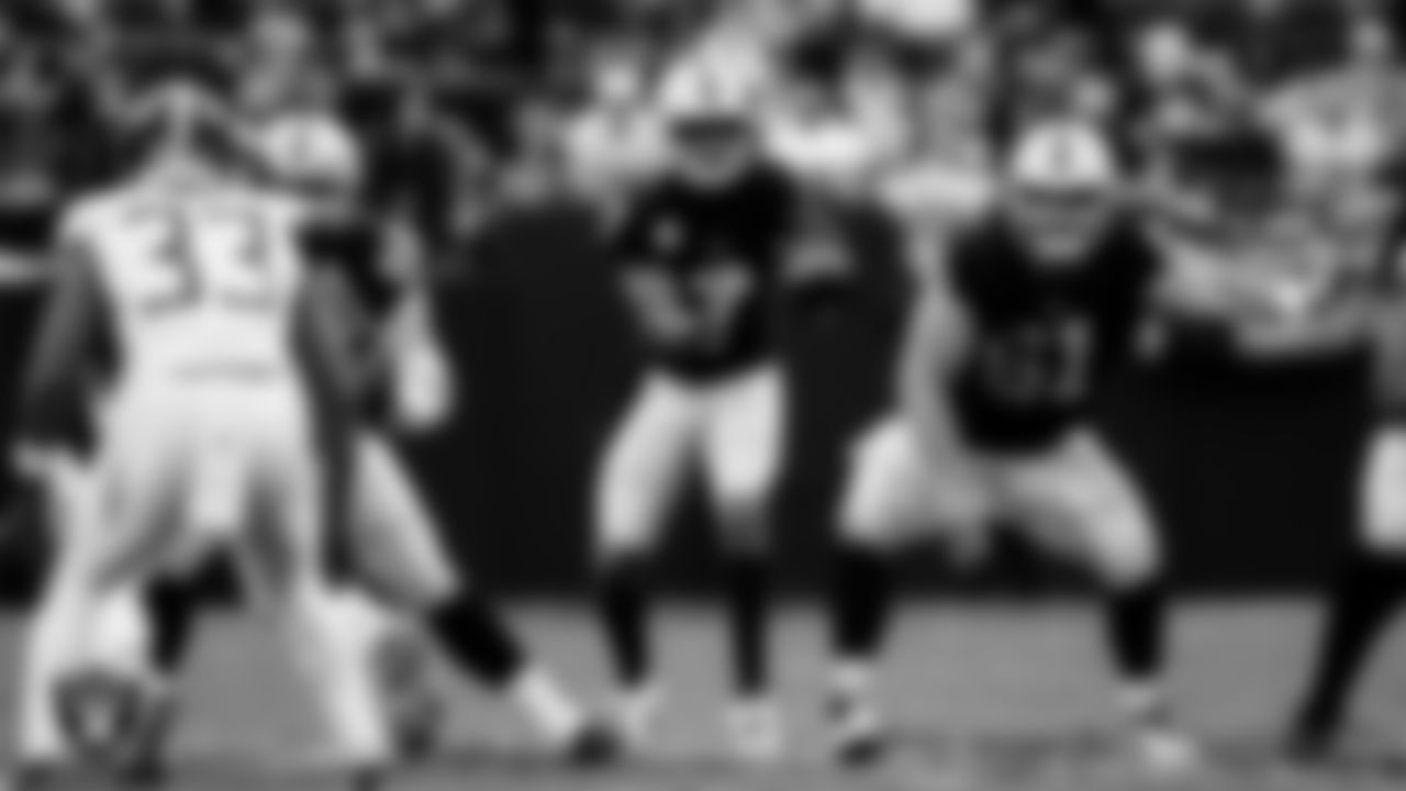 Las Vegas Raiders quarterback Geno Smith (7) during the regular season home game against the Tennessee Titans at Allegiant Stadium.