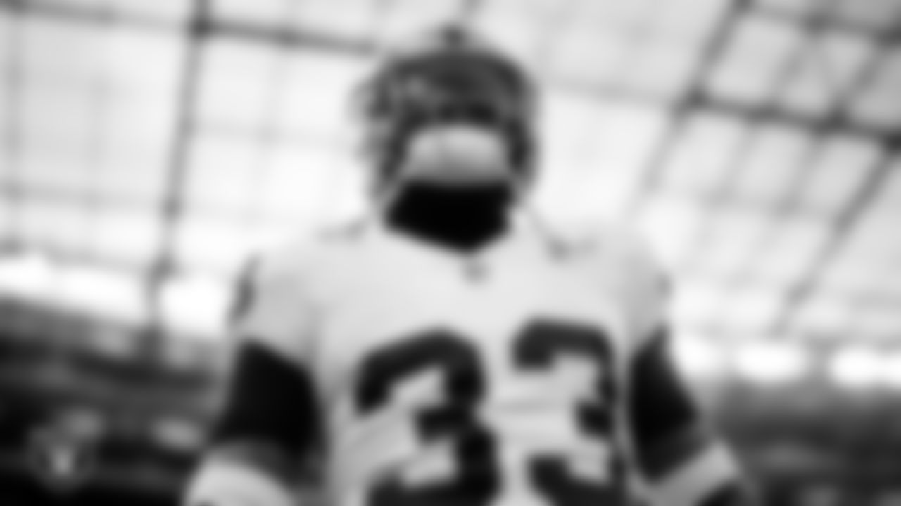 Las Vegas Raiders linebacker Jamal Adams (33) warming up before the regular season away game against the Los Angeles Chargers at SoFi Stadium.