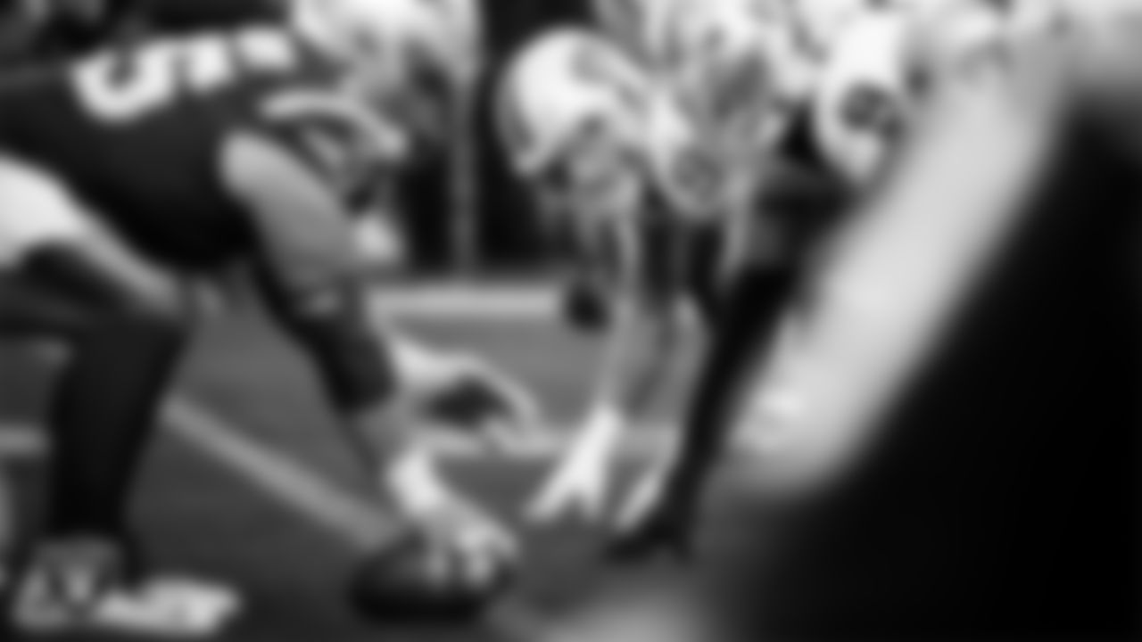 Las Vegas Raiders defensive end Maxx Crosby (98) lines up before the snap during the regular season away game against the New England Patriots at Gillette Stadium.