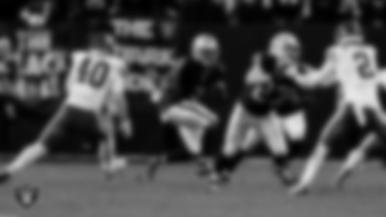 Las Vegas Raiders running back Zamir White (3) during the regular season home game against the Kansas City Chiefs at Allegiant Stadium.