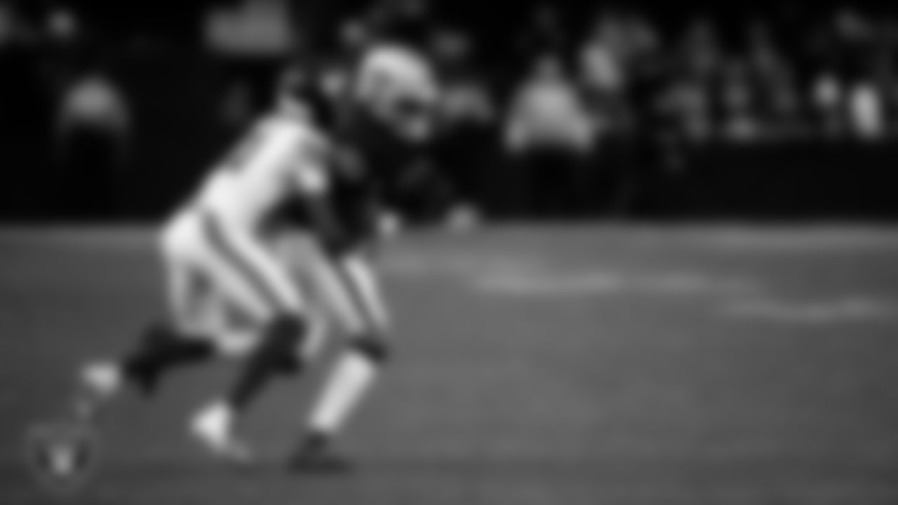 Las Vegas Raiders wide receiver Dont'e Thornton Jr. (10) runs after making a catch during the regular season home game against the New York Giants at Allegiant Stadium.