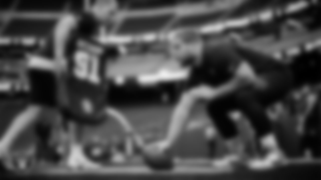 Las Vegas Raiders center/guard Jordan Meredith (61) warming up before the regular season home game against the Jacksonville Jaguars at Allegiant Stadium.