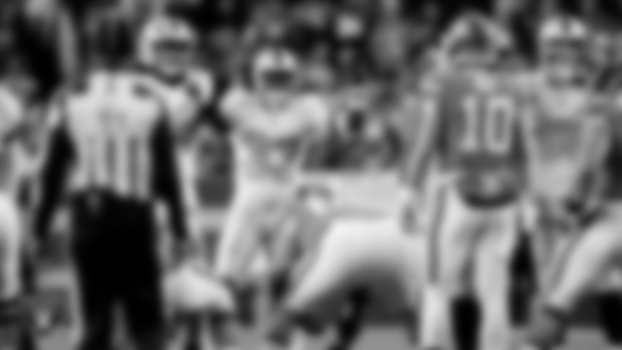 Las Vegas Raiders linebacker Jamal Adams (33) during the regular season away game against the Denver Broncos at Empower Field at Mile High.